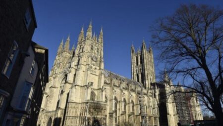 İngiltere Kilisesi piskoposlarından ‘eşcinsel’ kararı
