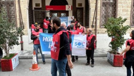 Mersin’de ‘Kızılay’ protestosuna ev baskını: SOL Partili 13 kişi gözaltında
