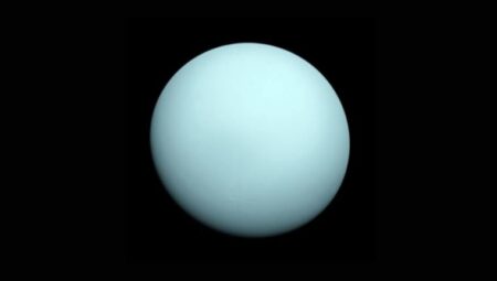 Hubble’ın yeni keşfi: Uranüs neden soluklaşmaya başladı?